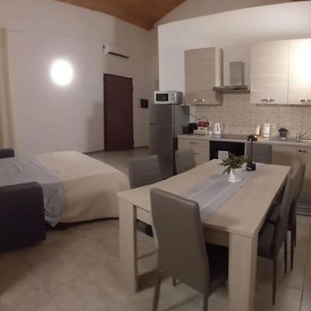 Corte Malpensa Somma Lombardo Bagian luar foto